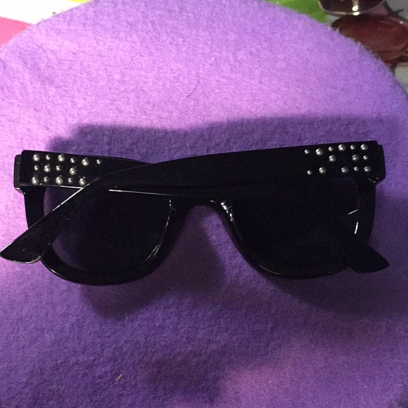Silver studded large black sunglasses Mossimo - Picture 3 of 4